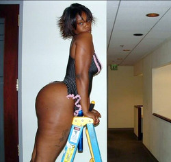 Ebony girlfriend posing nude for her..