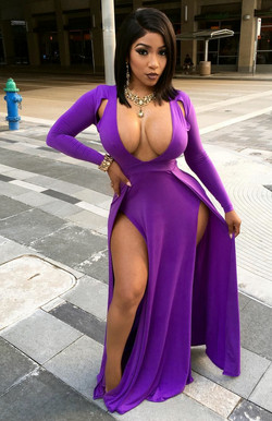 Wonderful ebony bebas with curvy hips